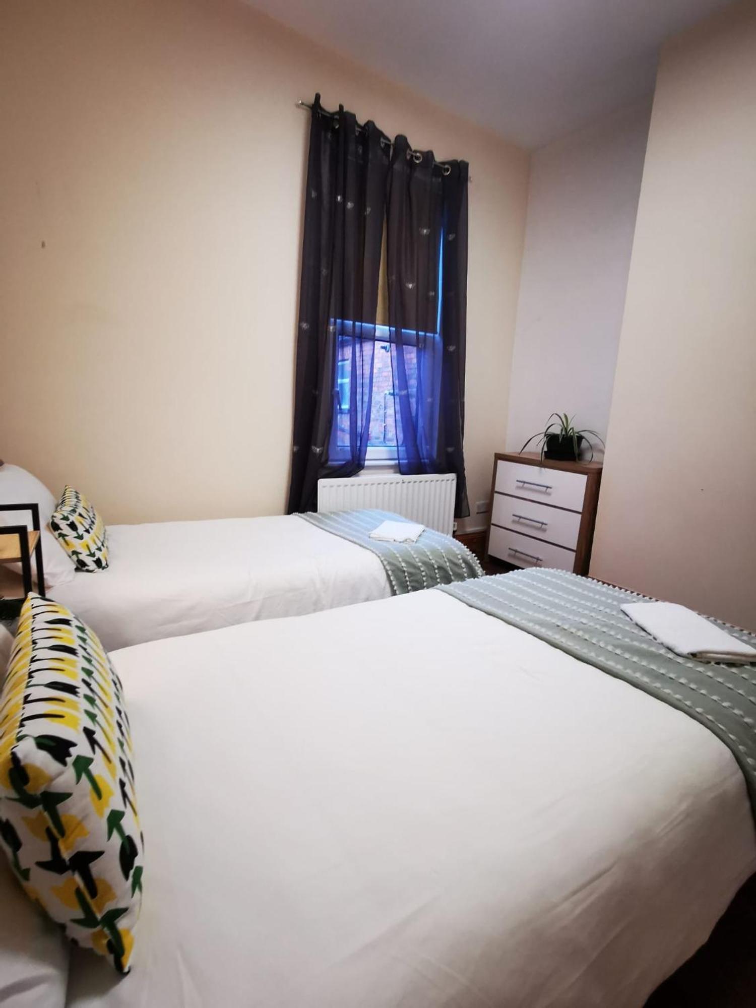 Gr8 Hostel At The Mount Белфаст Екстер'єр фото