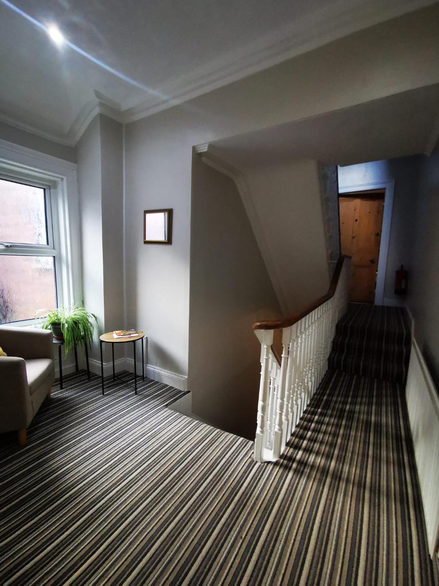 Gr8 Hostel At The Mount Белфаст Екстер'єр фото