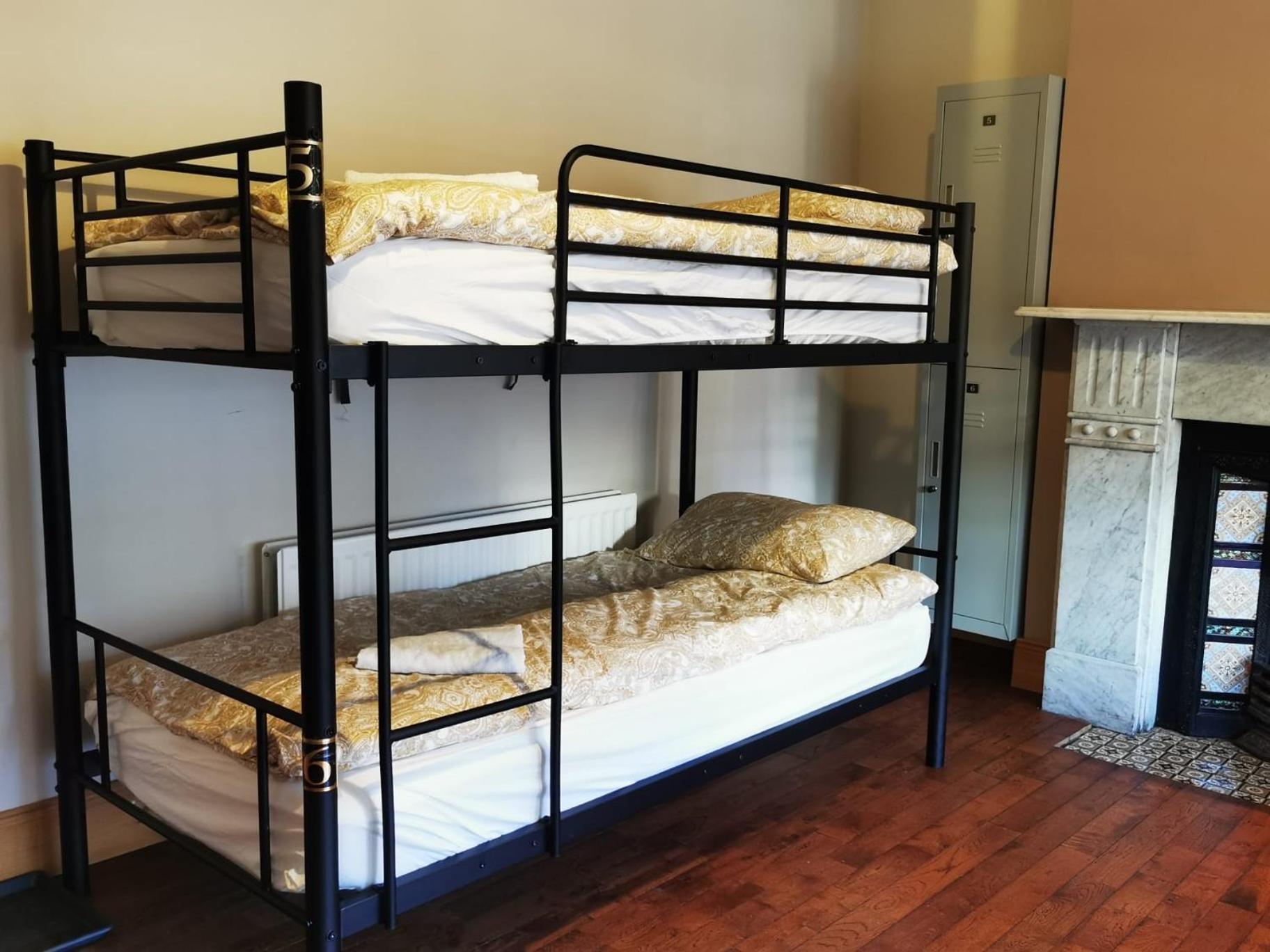 Gr8 Hostel At The Mount Белфаст Екстер'єр фото